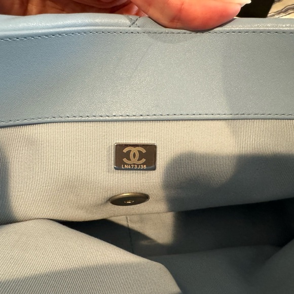 ❌ SOLD ❌ Chanel 19 Large ( 2021 )💲7️⃣0️⃣0️⃣0️⃣ - Picture 13 of 16